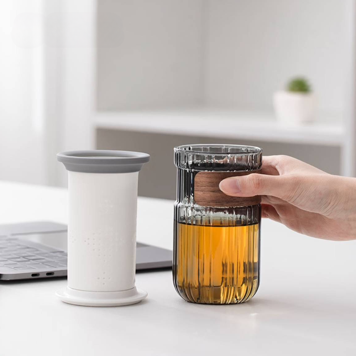 "Brewing" - Portable Tea Infuser